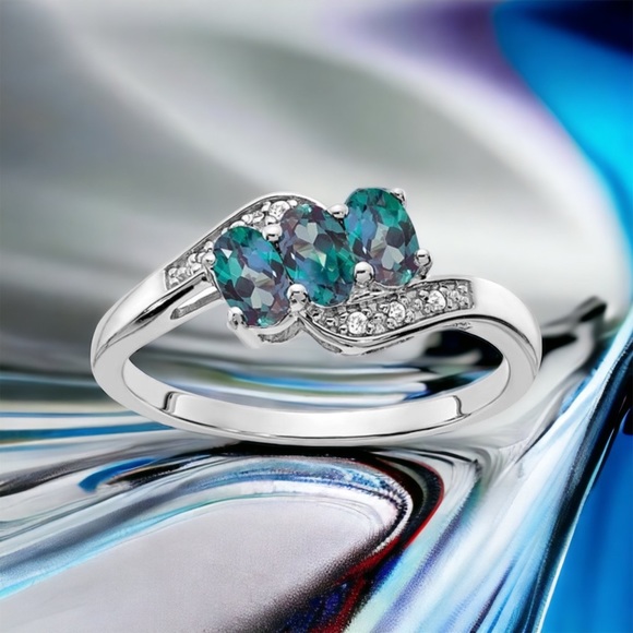 925 Sterling Silver Alexandrite Gemstone and Diamond Ring June Birthstone - Picture 1 of 3